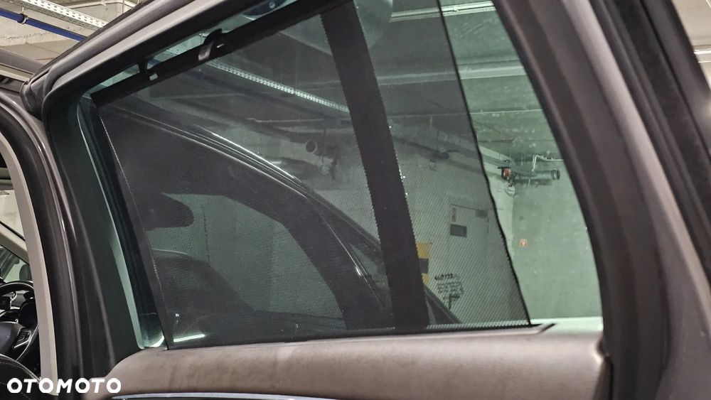 Renault Espace 1.6 dCi Energy Initiale Paris EDC 7os - 32