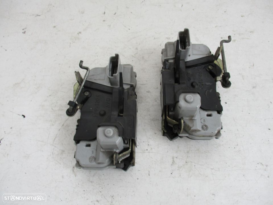Fechadura porta frente Citroen Xsara Esquerdo Direito - 1