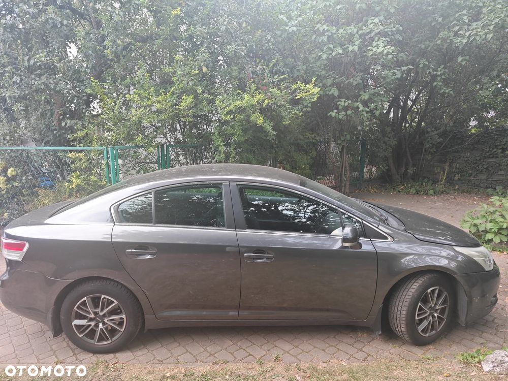 Toyota Avensis 1.6 Luna - 9