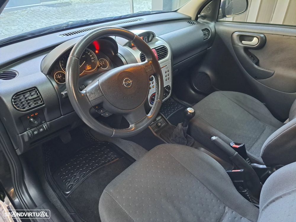 Opel Corsa 1.2 16V Enjoy - 4