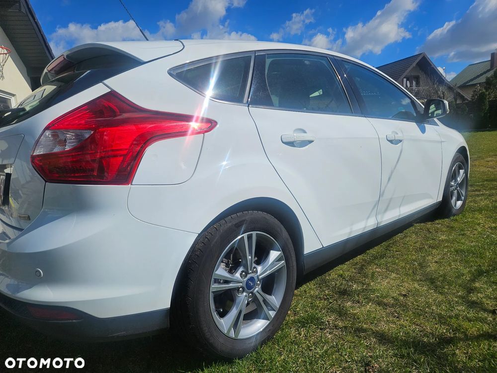 Ford Focus 1.0 EcoBoost STart-Stopp-System TITANIUM - 2