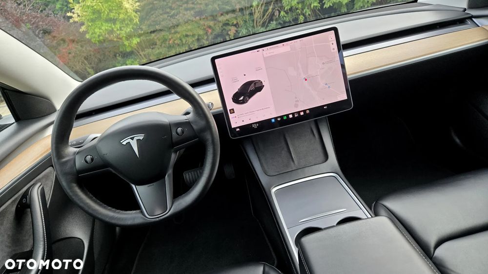 Tesla Model 3 - 25