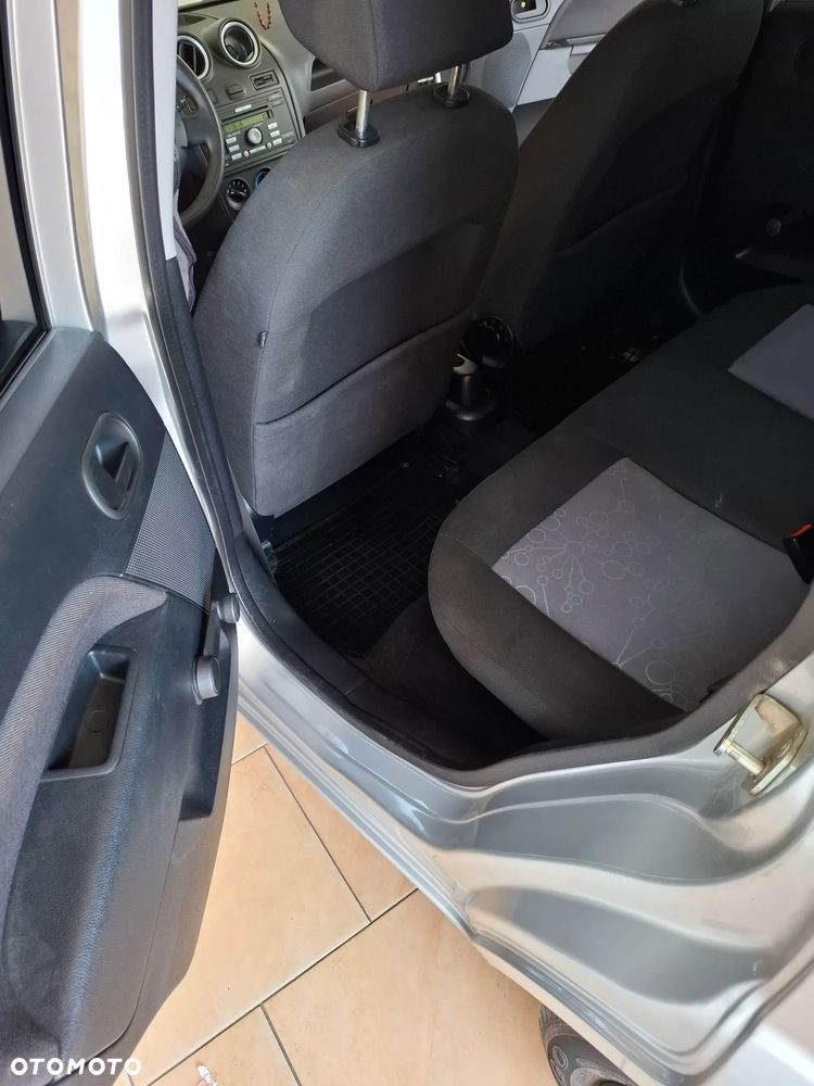 Ford Fiesta 1.3 Style - 14