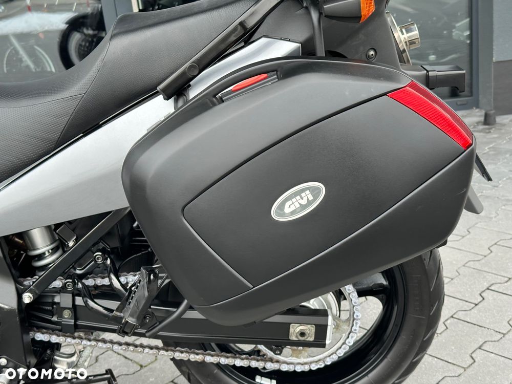 Suzuki V-STROM - 32