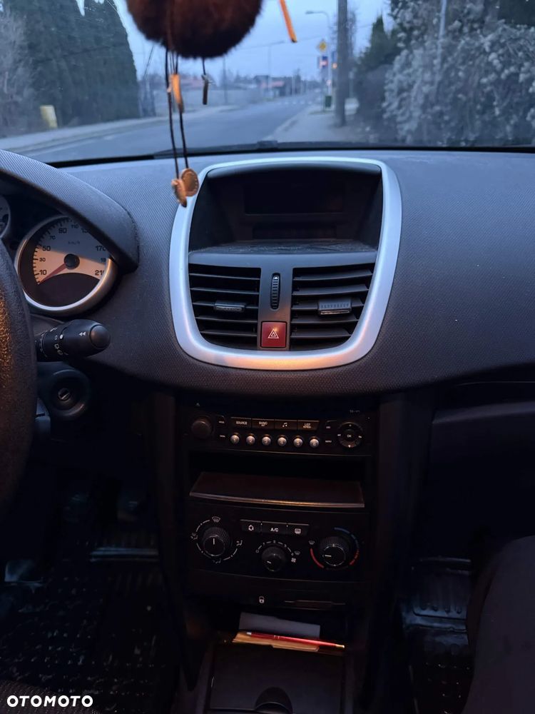 Peugeot 207 1.4 Trendy - 13