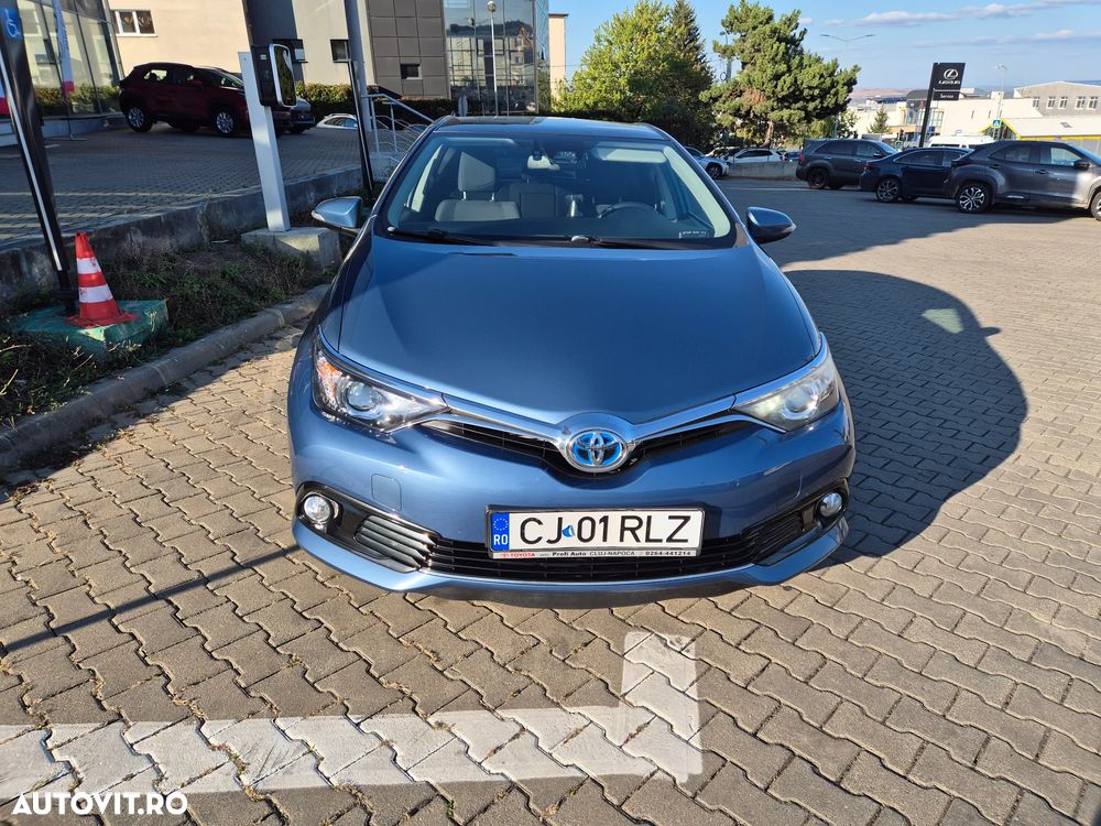 Toyota Auris 1.8 L VVT-i HSD Luna - 3