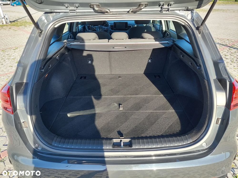 Kia Ceed 1.6 CRDi mHEV M - 22