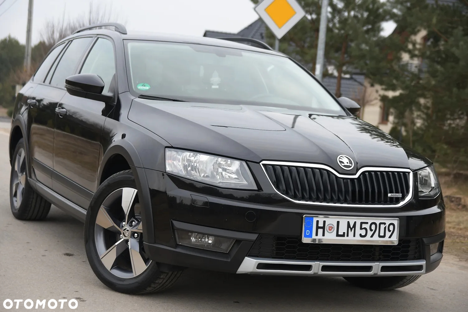 Skoda Octavia Combi 2.0 TDI 4x4 DSG Scout - 2