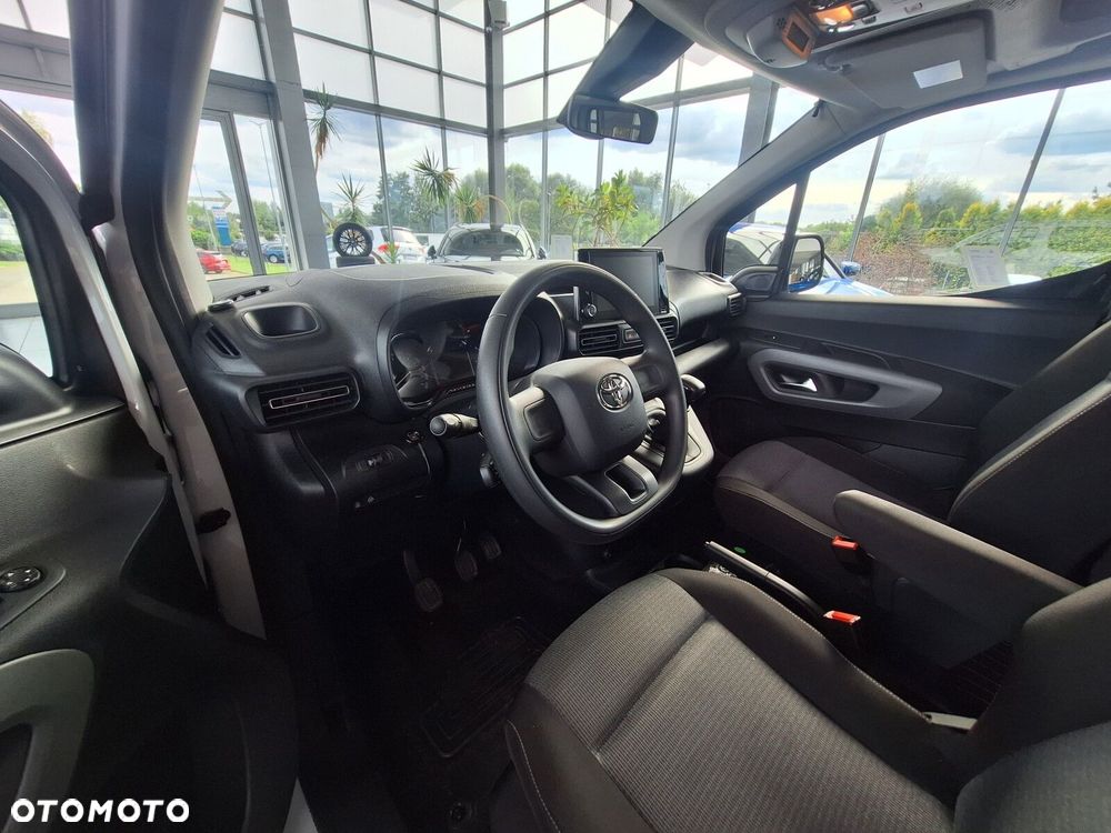 Toyota Proace City Verso 1.2 D-4T Business - 29