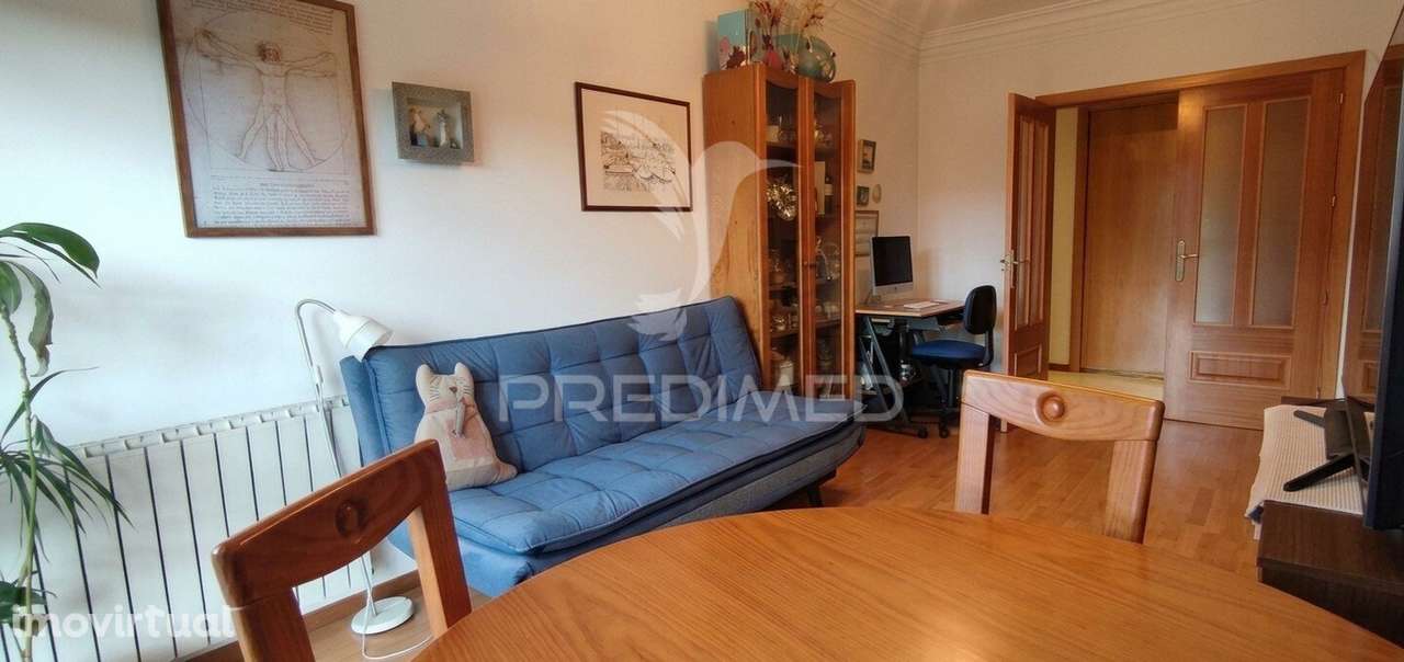 Apartamento T2 com parqueamento em Santo António dos Cavaleiros - Grande imagem: 4/21