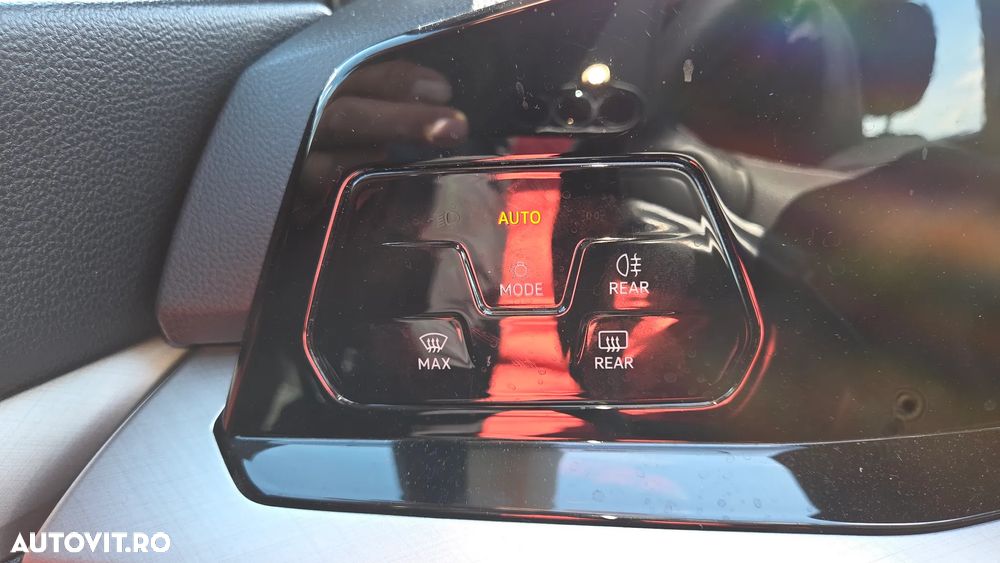 Volkswagen Golf 2.0 TDI 116CP Life - 19