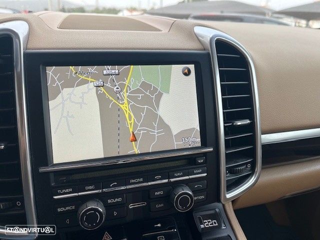 Porsche Cayenne - 23