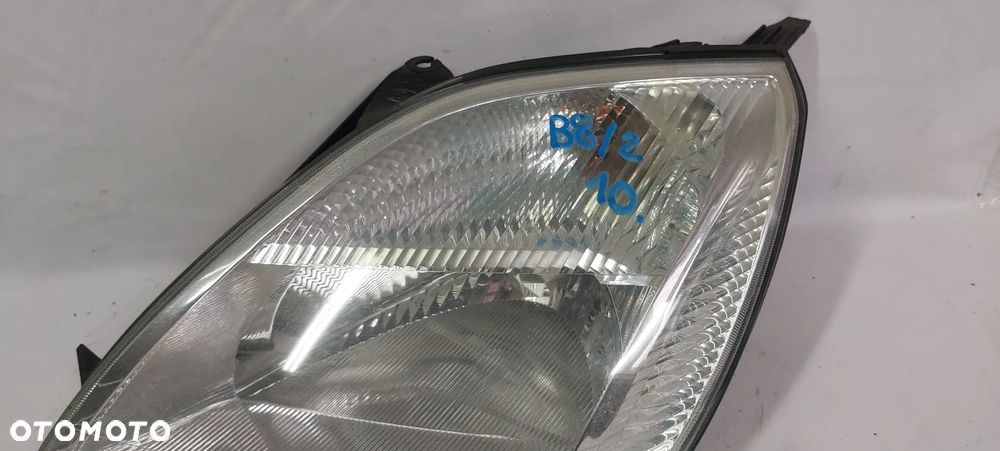 .  PRZOD PRZEDNIA LAMPA LEWA FORD FIESTA MK5 - 2