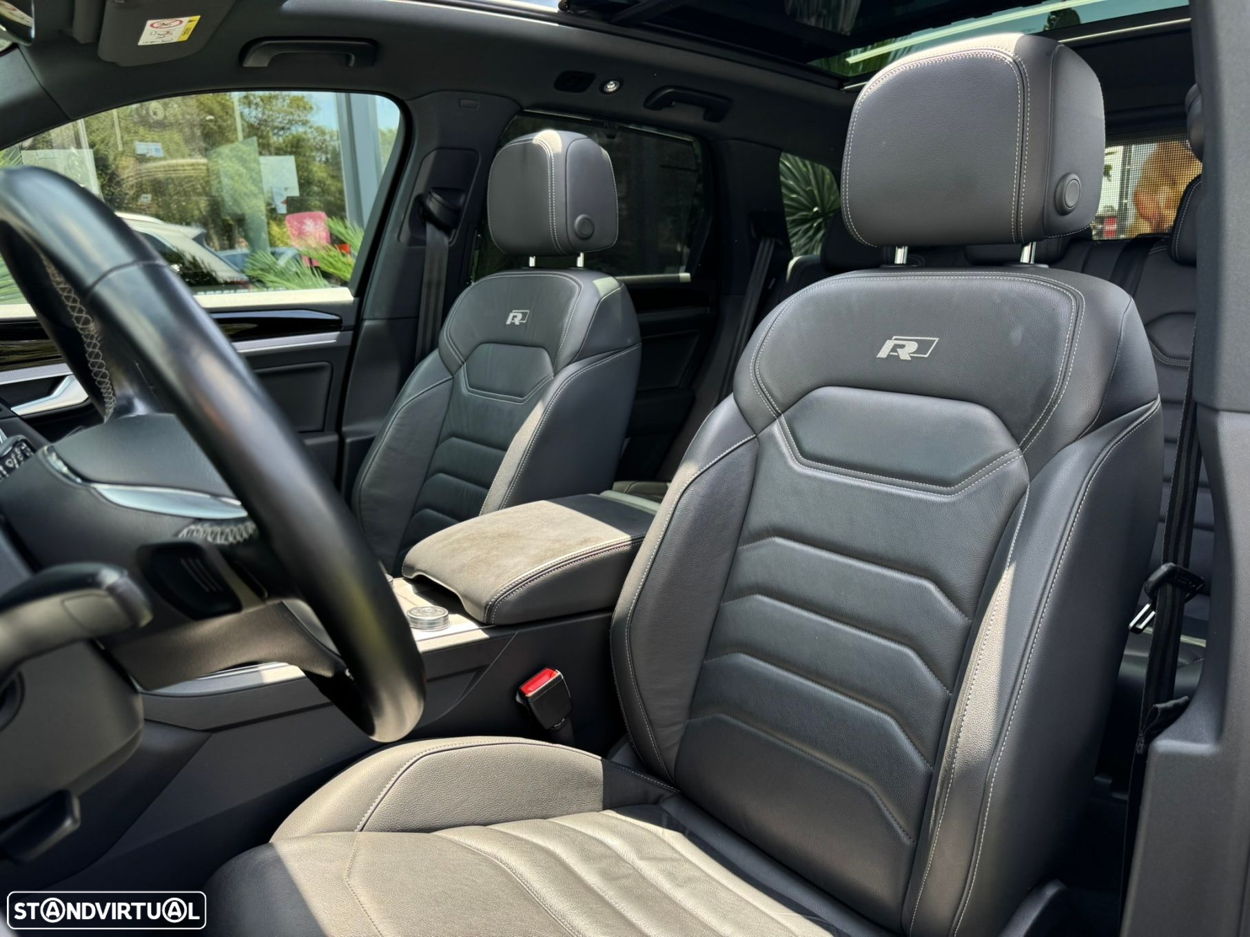 VW Touareg 3.0 TDI V6 R-Line - 17