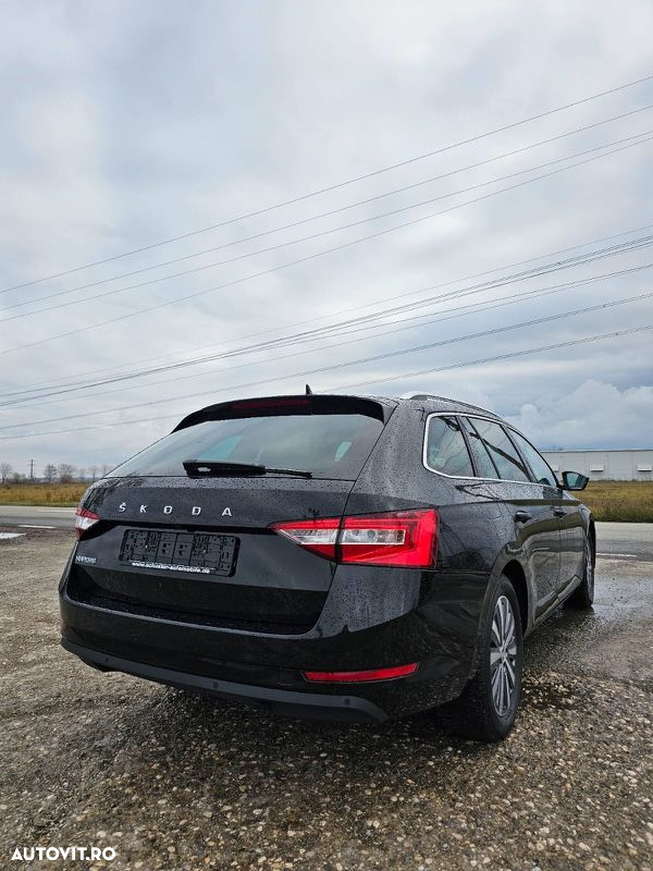 Skoda Superb 2.0 TDI DSG Ambition - 9