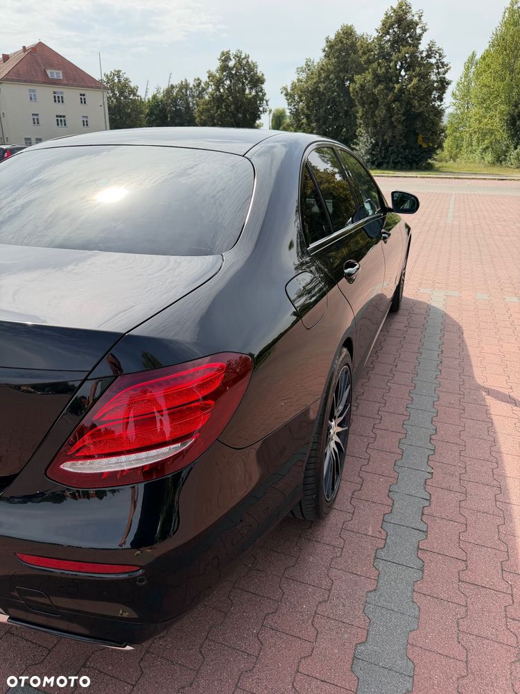 Mercedes-Benz Klasa E 220 d 9G-TRONIC AMG Line - 14