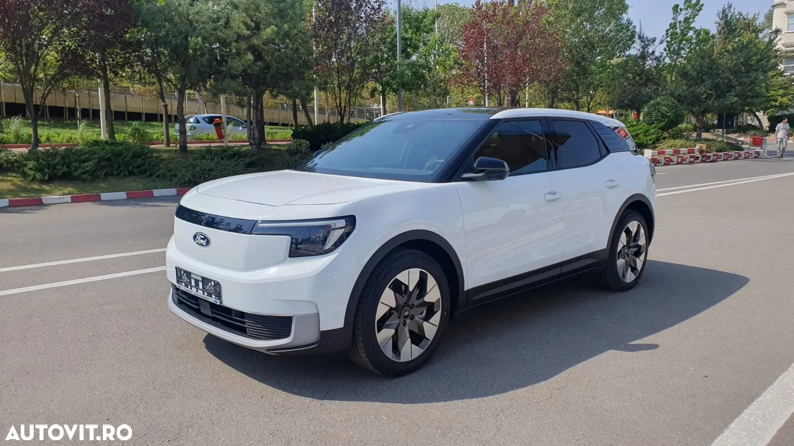 Ford Explorer RWD 77 kWh Extended Range Premium - 2