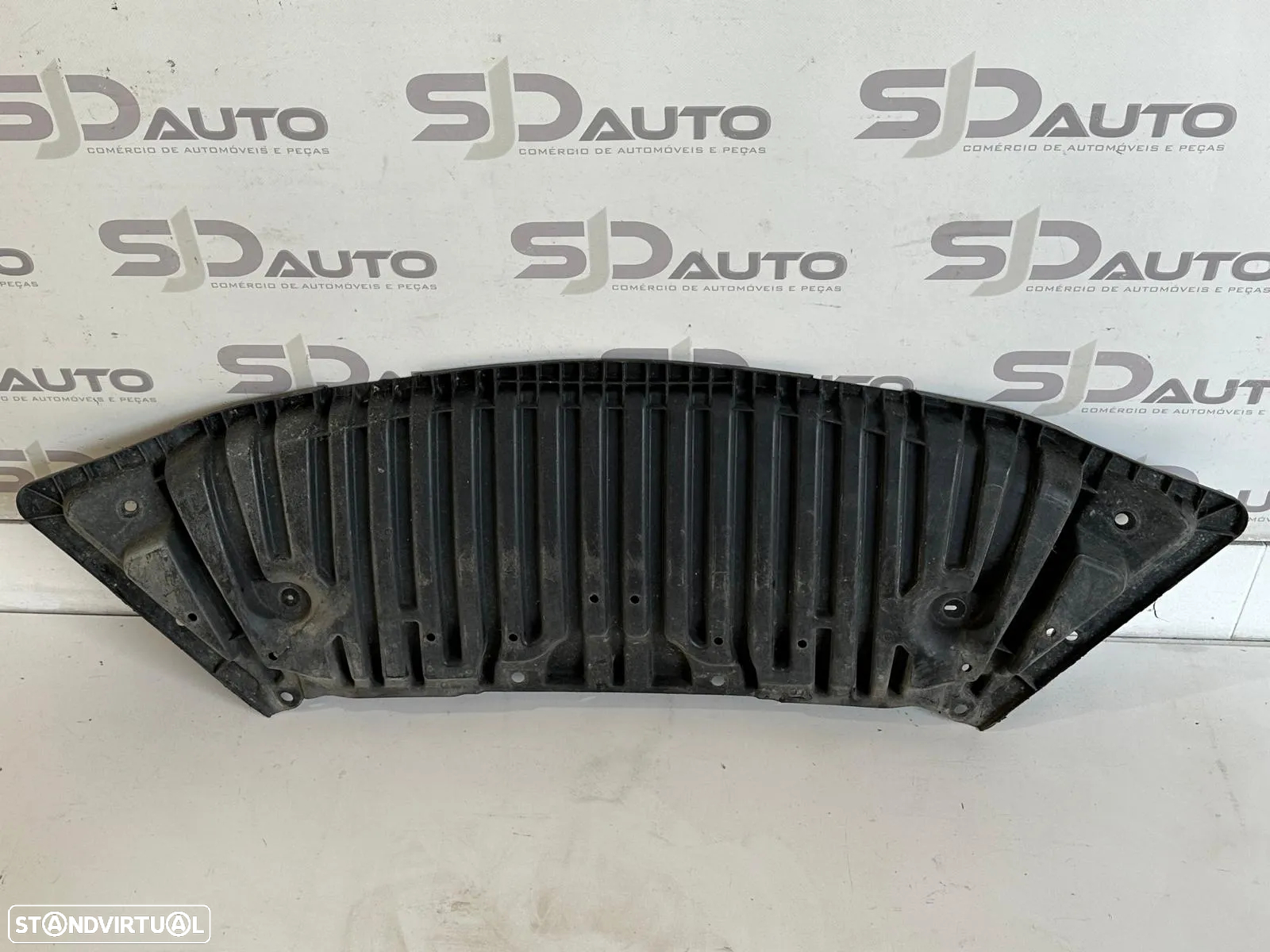 Frente Completa - Mercedes C (W204) - 9
