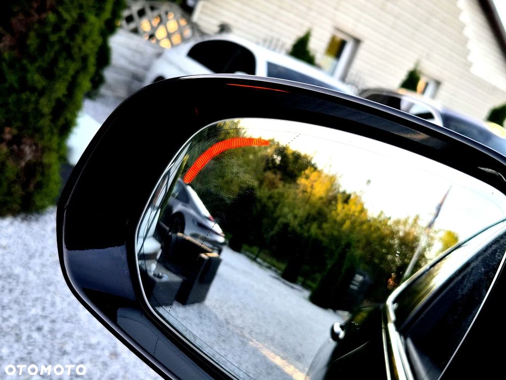 Volvo XC 60 B4 D Plus Dark - 23