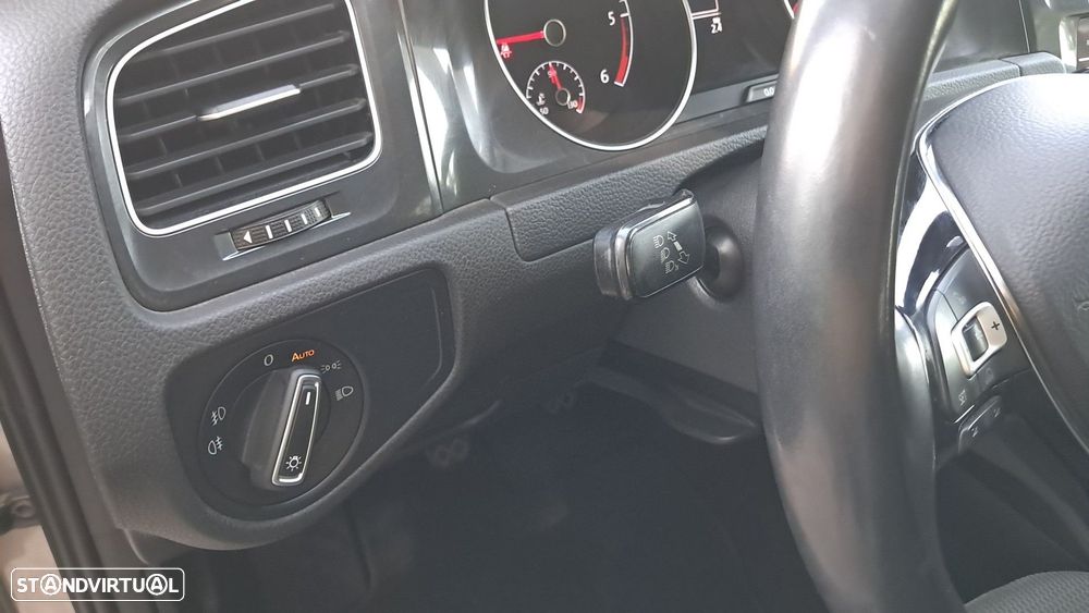 VW Golf 1.6 TDI Confortline - 15