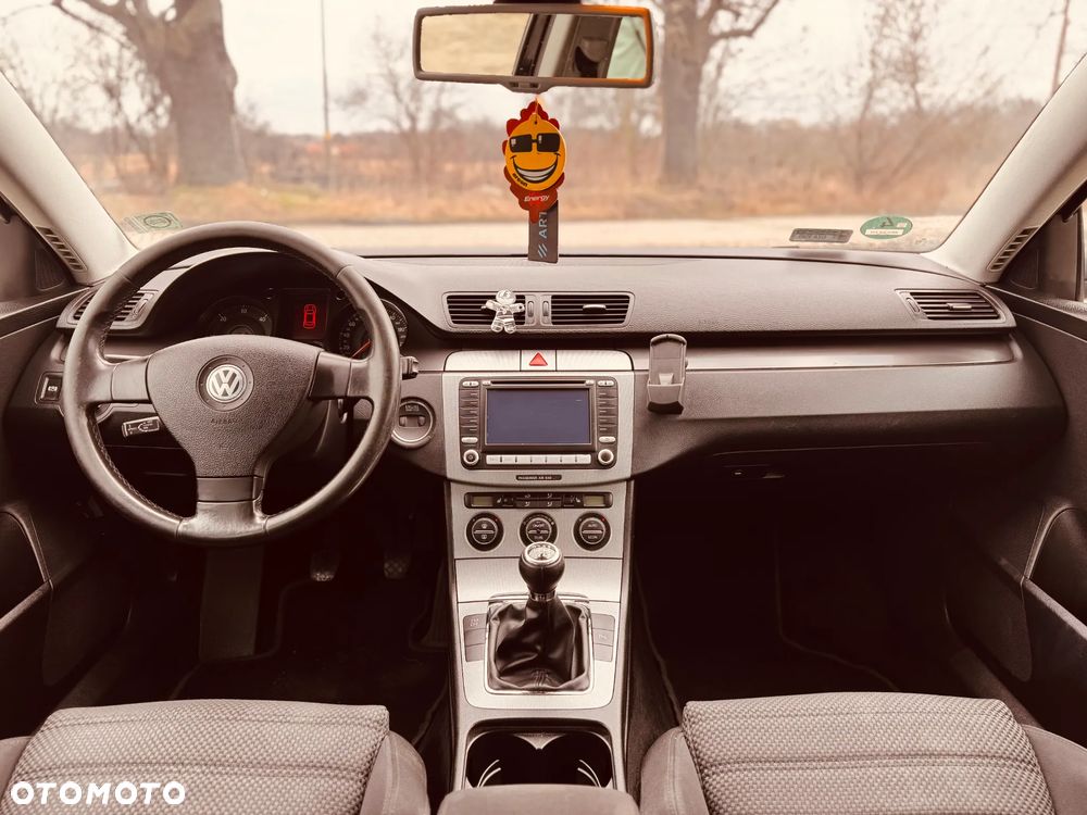 Volkswagen Passat - 28