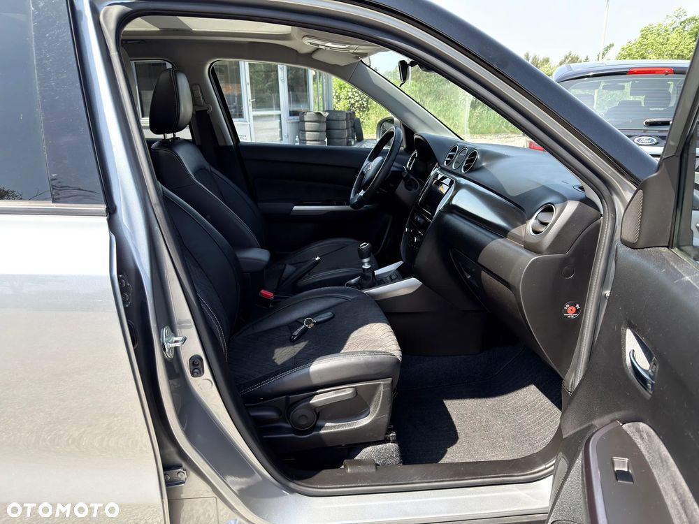Suzuki Vitara 1.4 Boosterjet Hybrid Comfort+ - 23