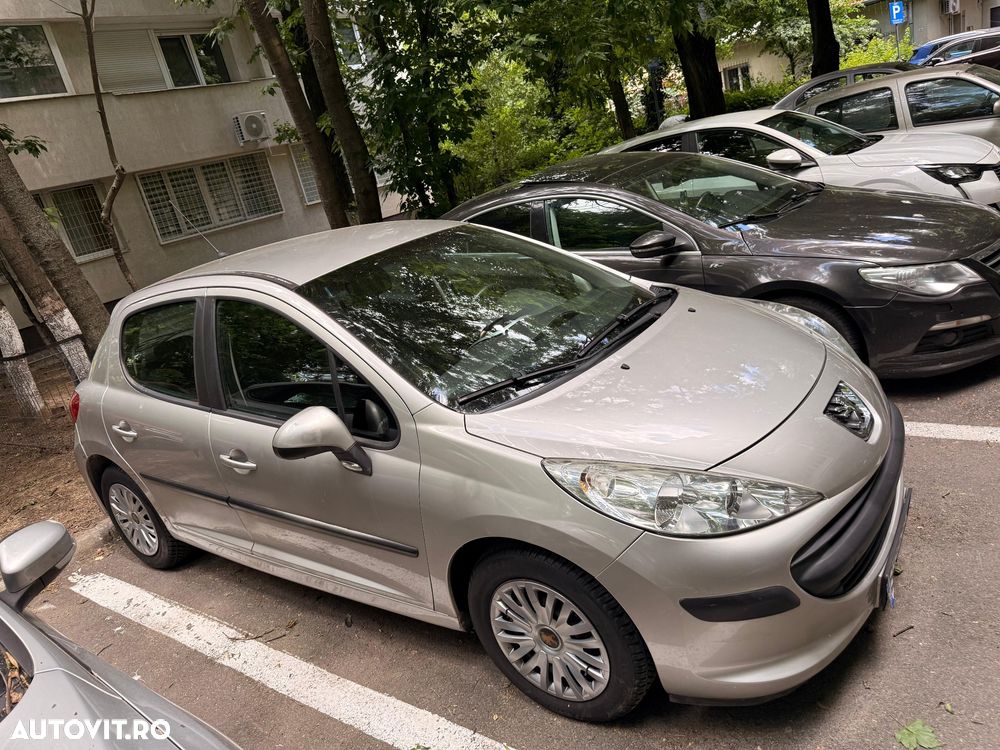 Peugeot 207 - 1