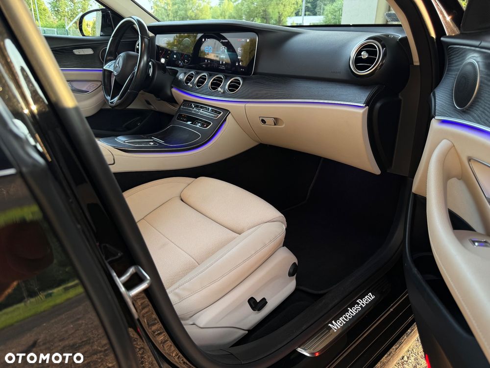 Mercedes-Benz Klasa E 300 de Avantgarde - 26