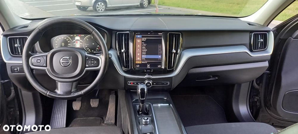 Volvo XC 60 D3 Momentum - 8