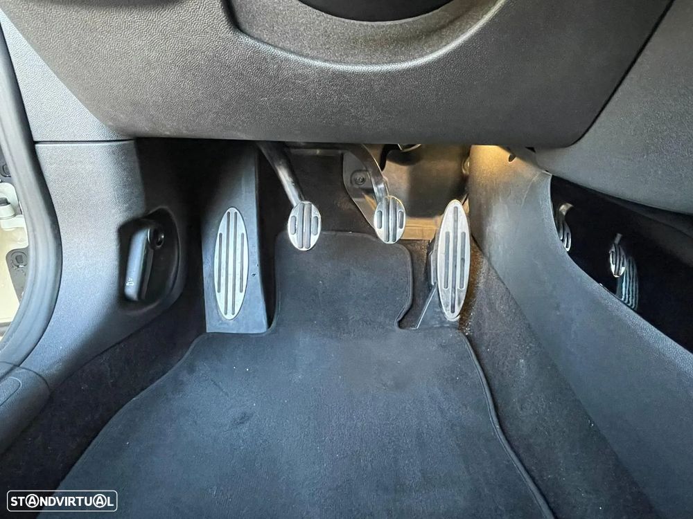 MINI Clubman One D - 14