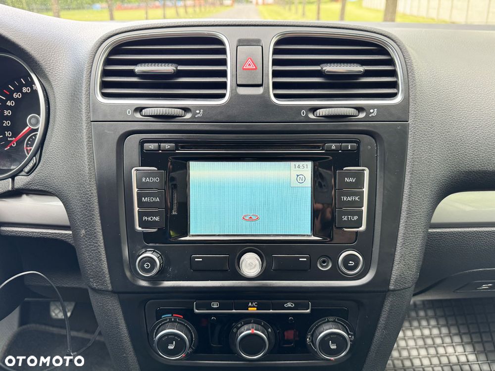 Volkswagen Golf 1.6 TDI DPF BlueMotion - 26