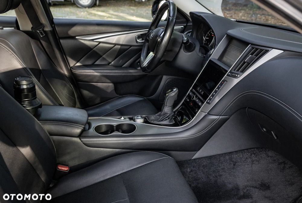 Infiniti Q50 2.0t Premium EU6 - 6