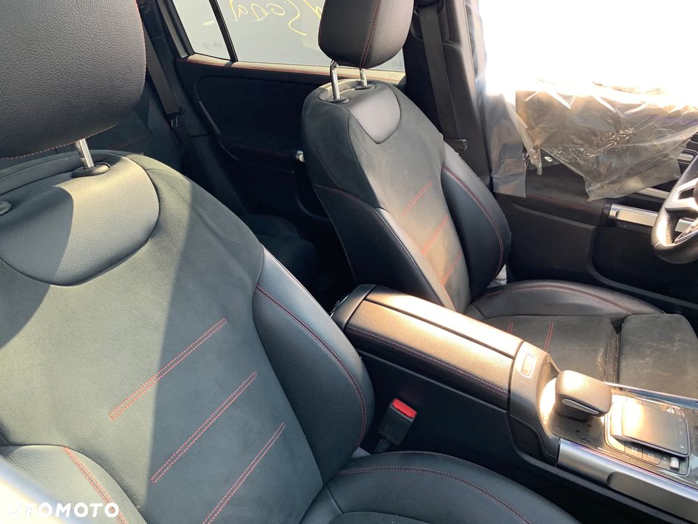 Mercedes-Benz GLB 250 4-Matic 8G-DCT - 13