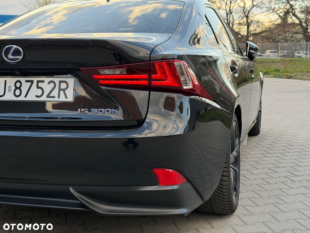 Lexus IS 300h Business Edition - 15