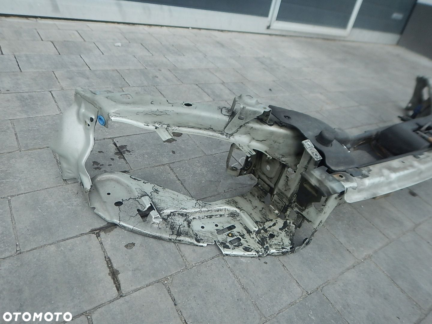 PAS PRZEDNI WZMOCNIENIE GÓRNE VOLVO C30 - 2