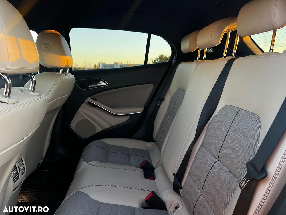 Mercedes-Benz GLA - 14