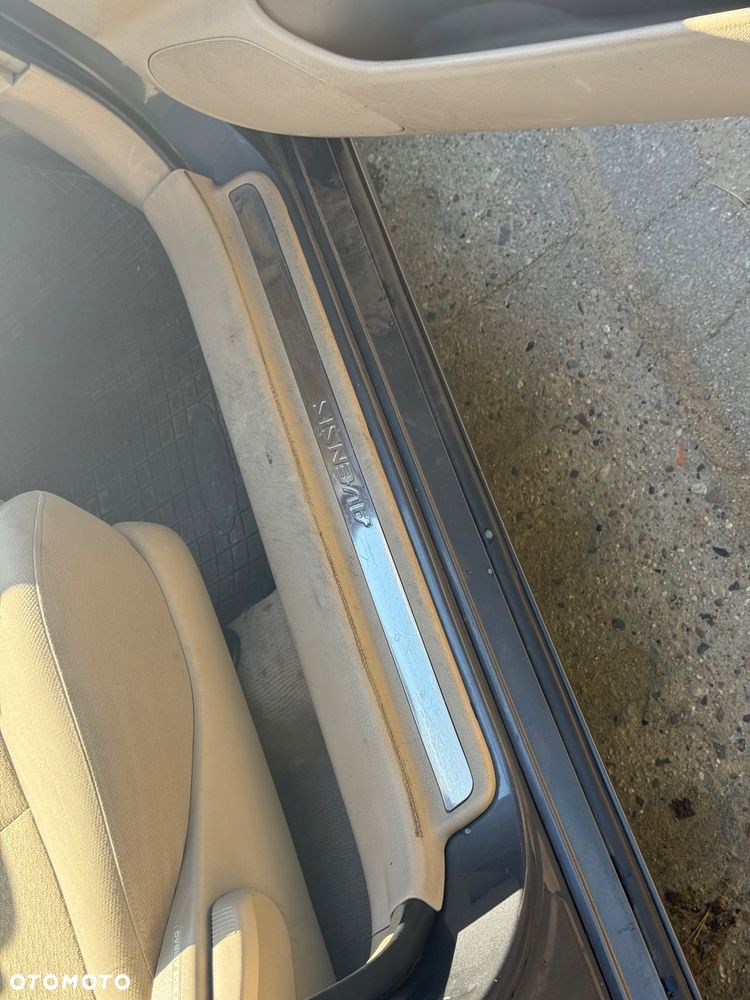 Toyota Avensis - 19