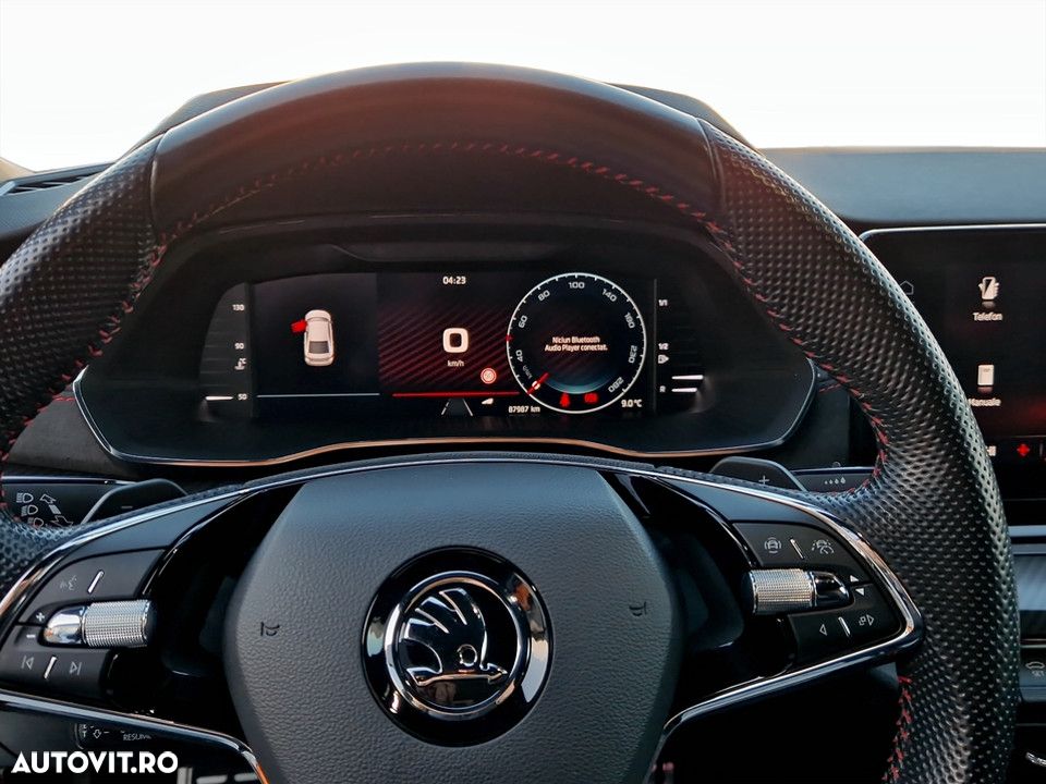 Skoda Octavia 2.0 TDI DSG RS - 18