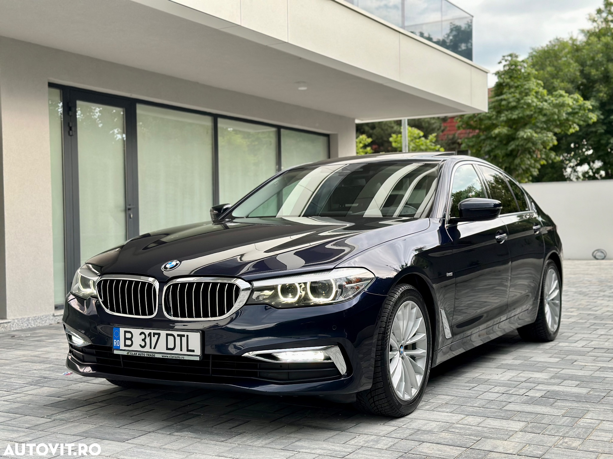 BMW Seria 5 530d xDrive AT - 8