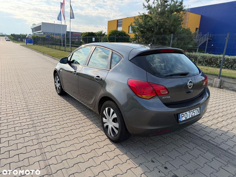 Opel Astra 1.6 Cosmo - 4