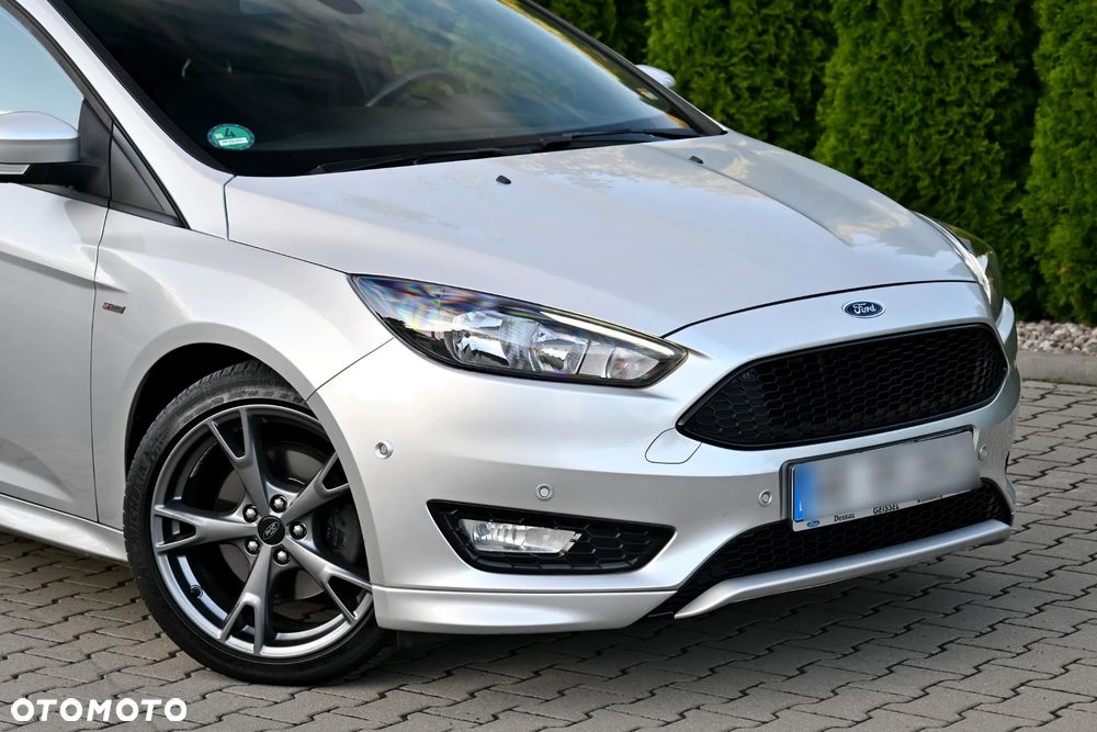 Ford Focus 1.5 EcoBoost ST-Line - 9