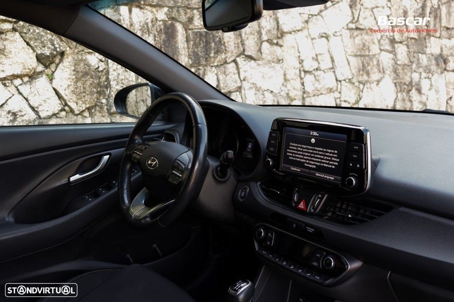 Hyundai i30 SW 1.6 CRDi Style+Navi - 23