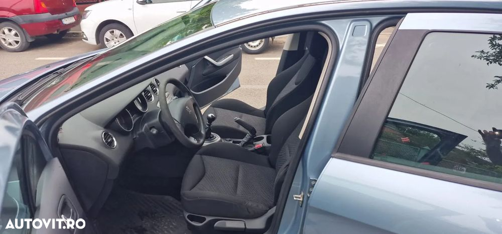 Peugeot 308 1.6HDi Confort Pack - 2