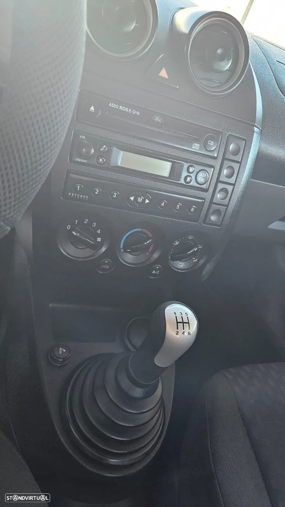 Ford Fiesta 1.4 TDCi Ambiente - 3