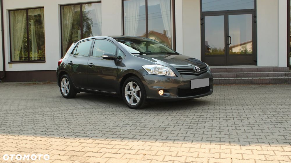 Toyota Auris 1.6 Executive - 2