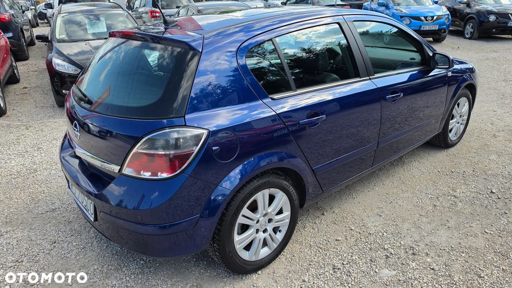 Opel Astra 1.6 T Cosmo - 26