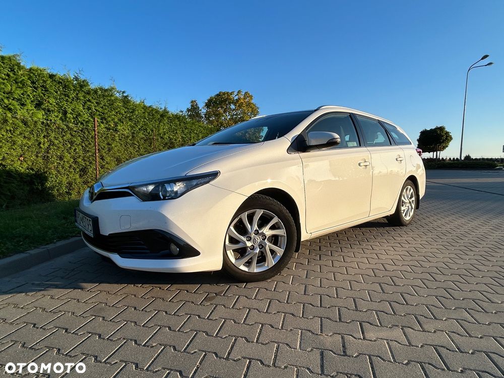 Toyota Auris Hybrid 135 Active - 1