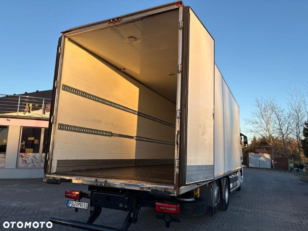 MAN TGX 26.460 KONTENER 8,2M 20EP XXL KABINA - 15