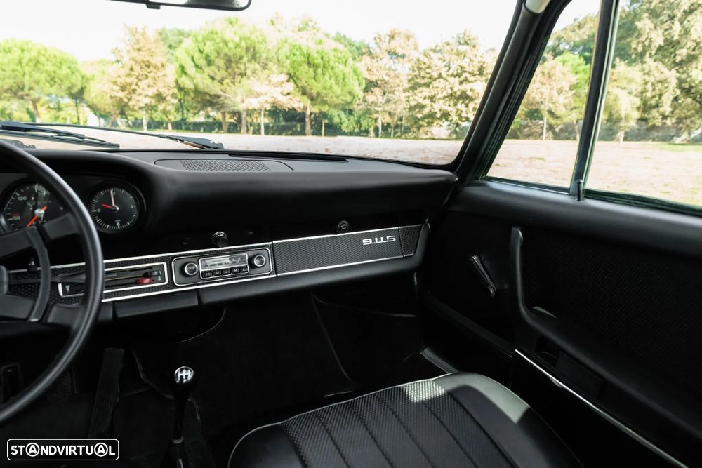 Porsche 911 Série F - 35
