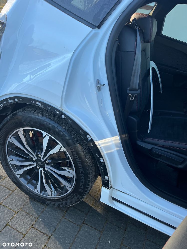 Ford Kuga 2.5 Duratec FHEV 4x4 ST-LINE - 18